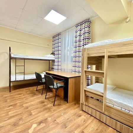 Alma-Ata Hostel Bagian luar foto