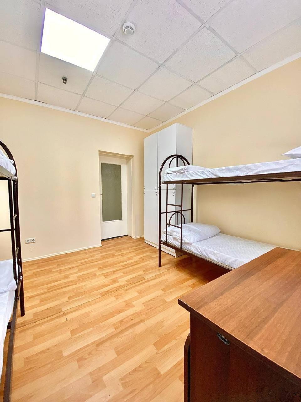 Alma-Ata Hostel Bagian luar foto