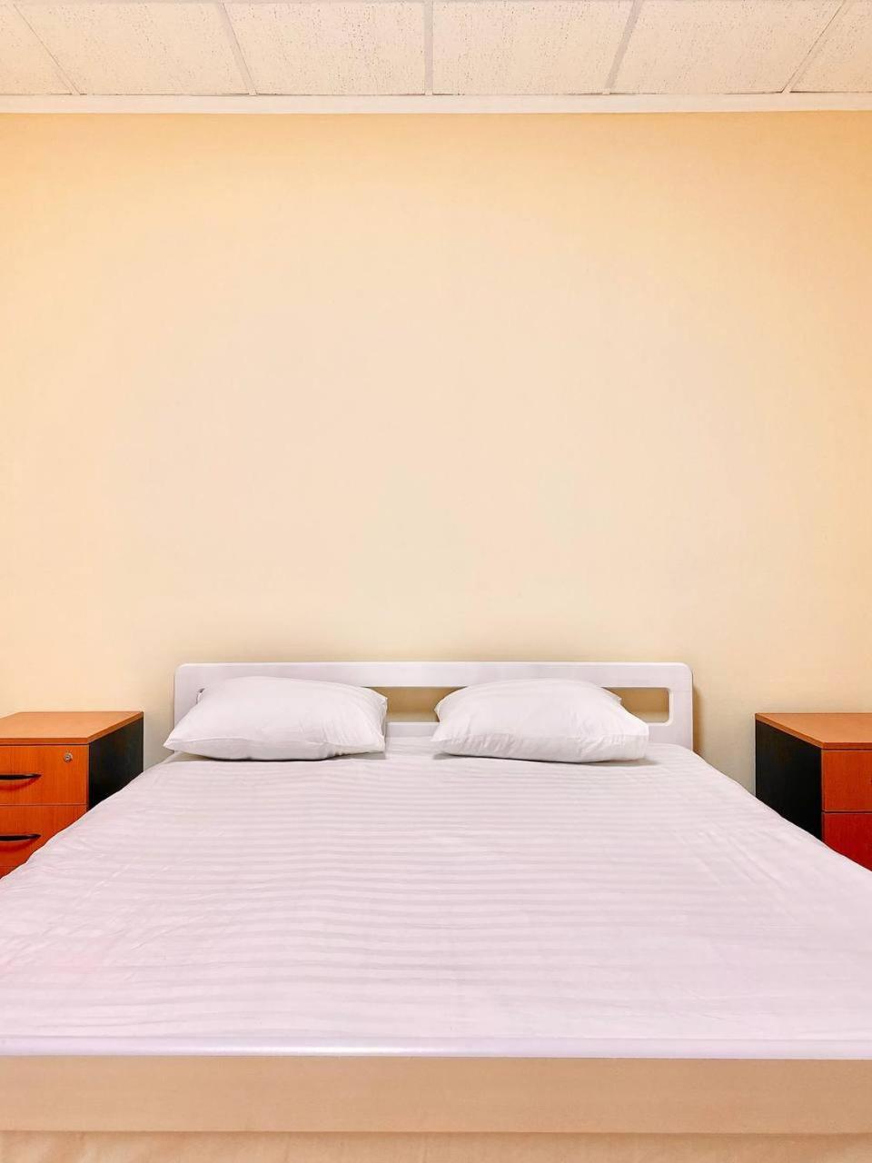 Alma-Ata Hostel Bagian luar foto