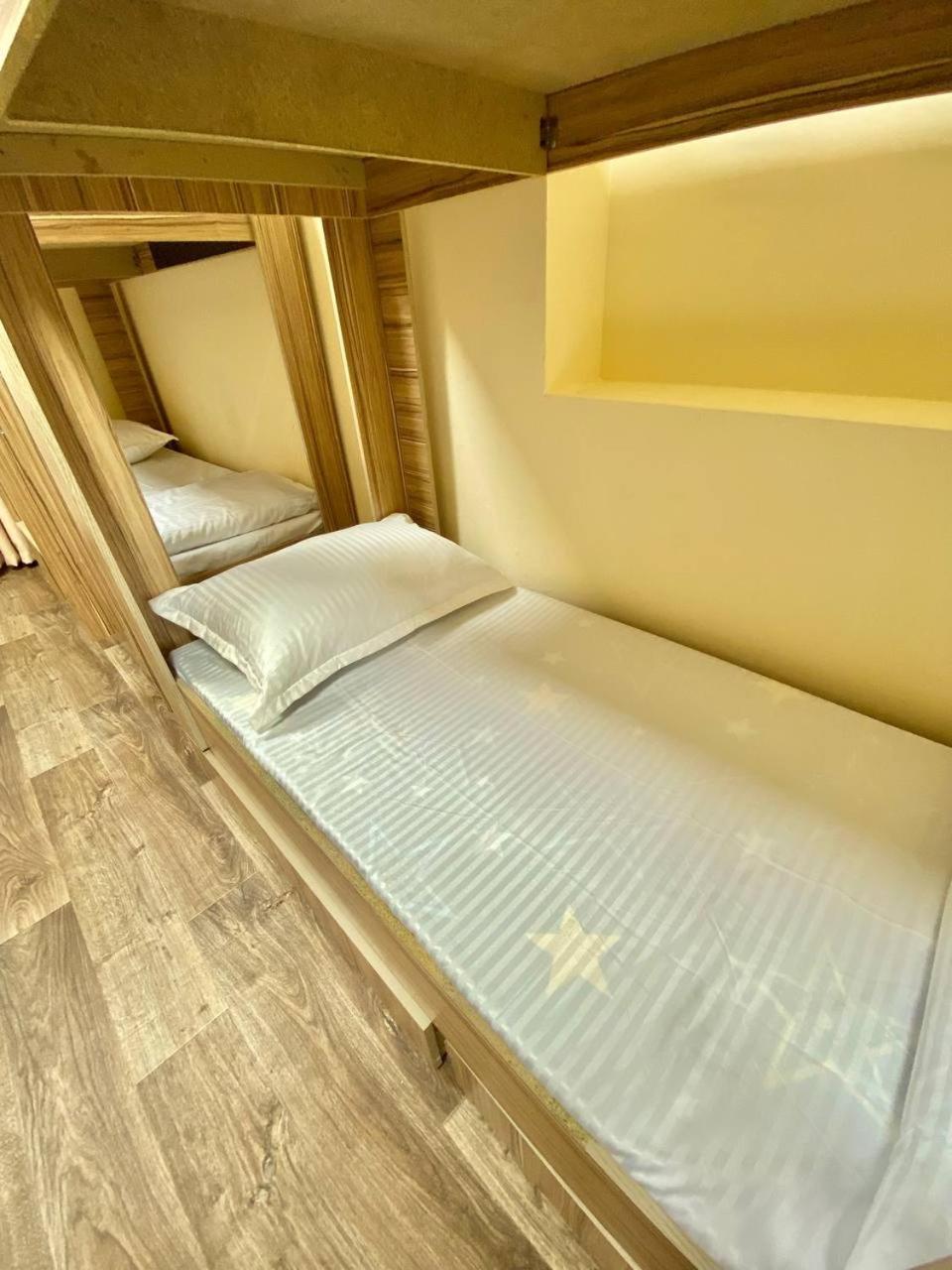 Alma-Ata Hostel Bagian luar foto