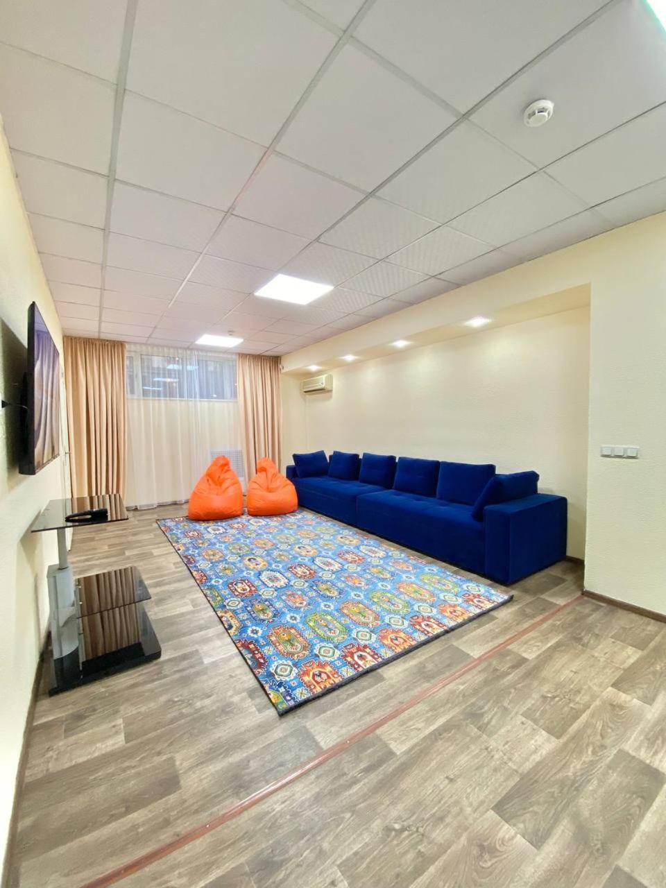 Alma-Ata Hostel Bagian luar foto